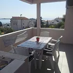 Toni Apartment