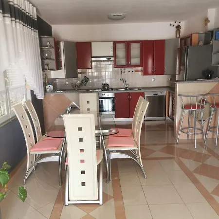 Toni Apartment