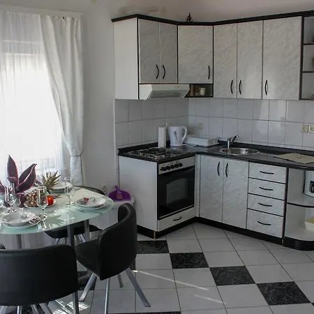 Apartment Toni Primošten