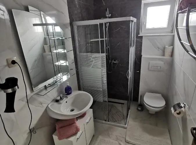 Daire Toni Primošten